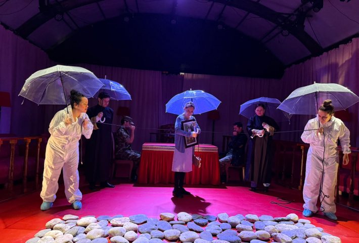 MANTENER EL JUICIO: TEATRO PETRA