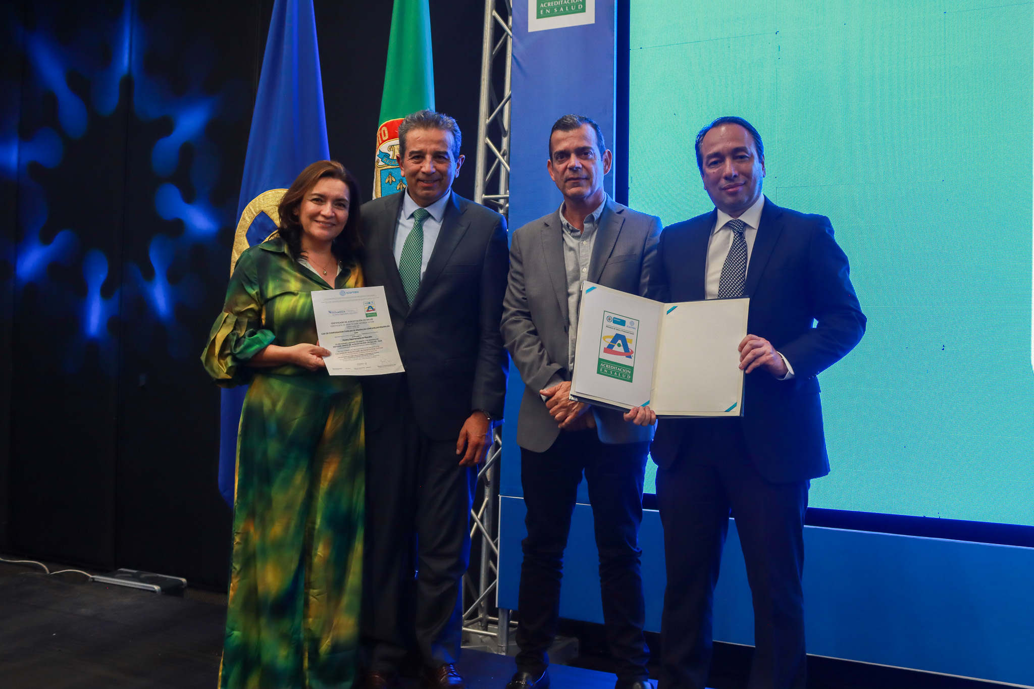 Salud Comfamiliar, recibe certificado de acreditación ensalud por parte de MinSalud e ICONTEC.