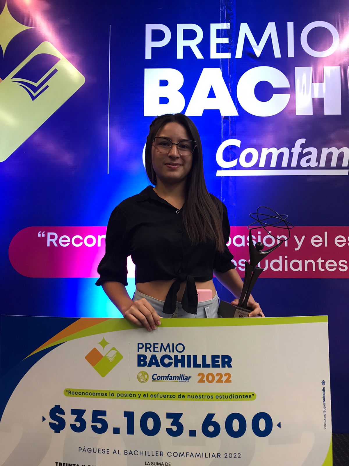 Postulaciones abiertas al Premio Bachiller Comfamiliar 2023