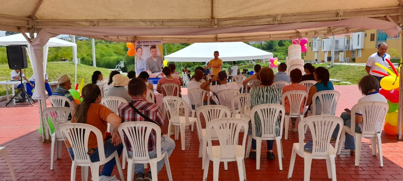 “Construyendo Tu Hogar” de Vivienda Comfamiliar inicio capacitaciones en Montebonito