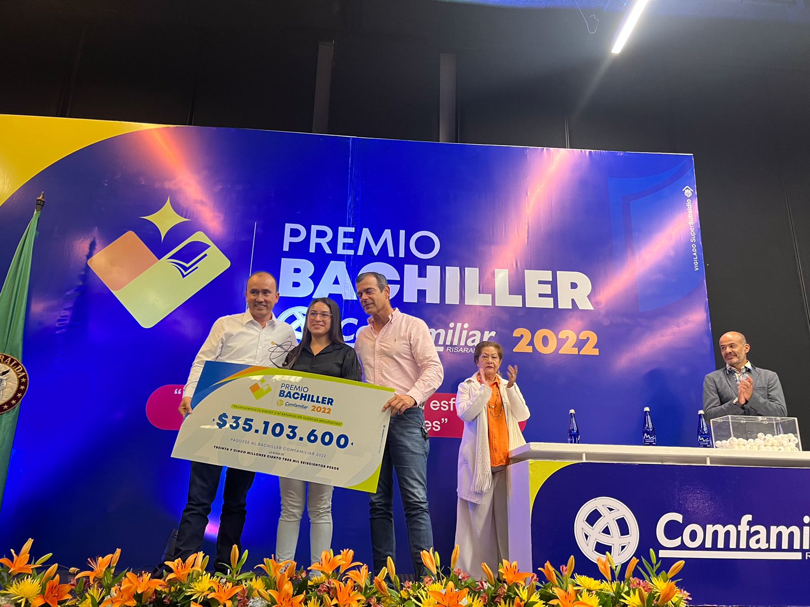 Manuela López Castro, ganadora del Premio Bachiller Comfamiliar 2022